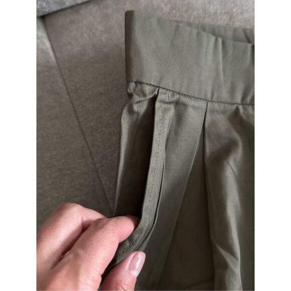 LaLaVon olive green high waist wide leg pleated shorts‎ sz medium - Picture 3 of 7